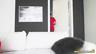 A man harshly fucks a beauty in the shower, making her scream