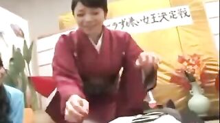 Sex Asian adult in the public hot spring