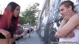 Nicole Apples shows how to use the sex machine like a pro
