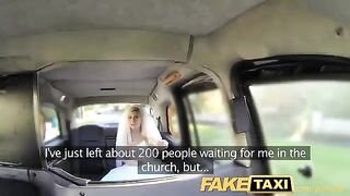 A hot bride changed her clothes with a taxi driver