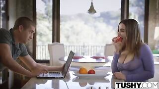 After a breakfast, Natasha Niis pleased her husband