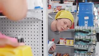 The bodega guy unlocked an incredible achievement with a girl from Brazzers