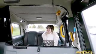 Fucking bitch agrees to fuck in the car for money