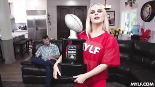 She's too thick to quit, especially when it comes to couch action