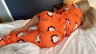 The girl in sexy pajamas wants to be fucked