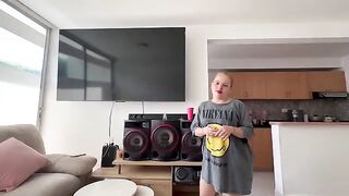 I'm gonna finish and put my dick in my mouth, a steamy homemade scene