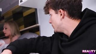 A brother fucked his sister in the car, it was just a moment of passion