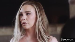 One blonde girl sucks the other’s pussy while she cumms on her