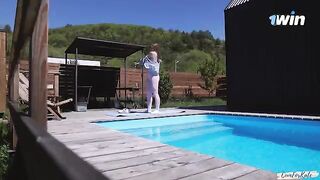 A fit girl improves her skills in sex after exercises