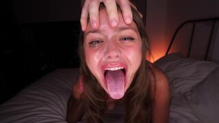 A guy destroyed the throat of his girlfriend in an extreme deepthroat session