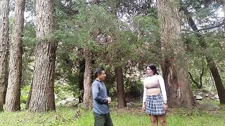 A hot girl agreed to have sex in the jungle with a stranger