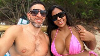 A vacation success story: sea, sun, and intimate sunset encounter