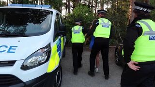 The policeman arrested the beauty for public sex, but released her