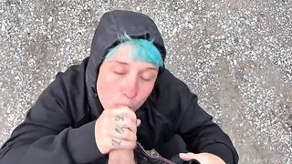 I can not restrain myself, I want to suck so badly