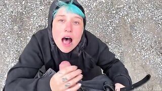 I can not restrain myself, I want to suck so badly