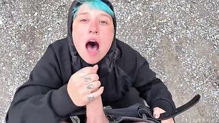 I can not restrain myself, I want to suck so badly